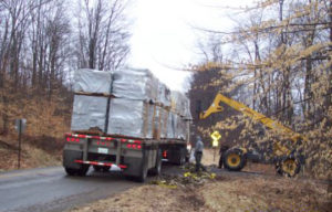 log delivery day Katahdin Cedar Log Homes